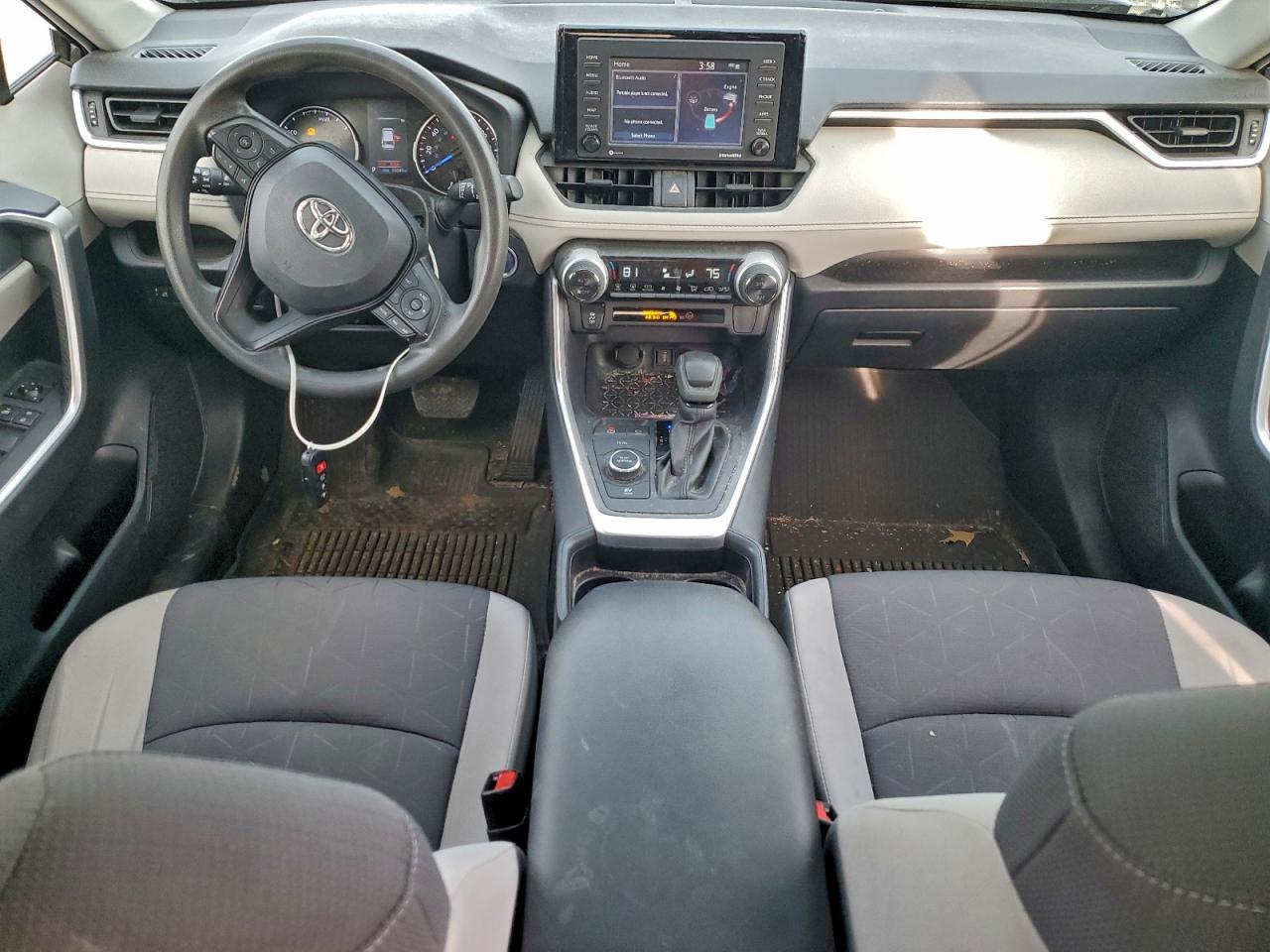 2021 TOYOTA RAV4 XLE photo 8