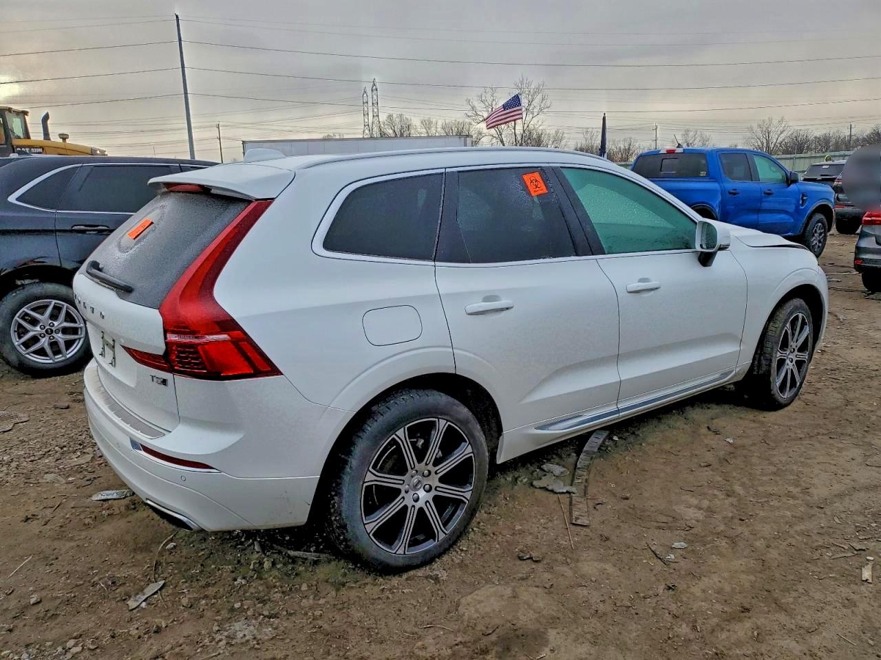 2021 VOLVO XC60 T5 INSCRIPTION photo 3