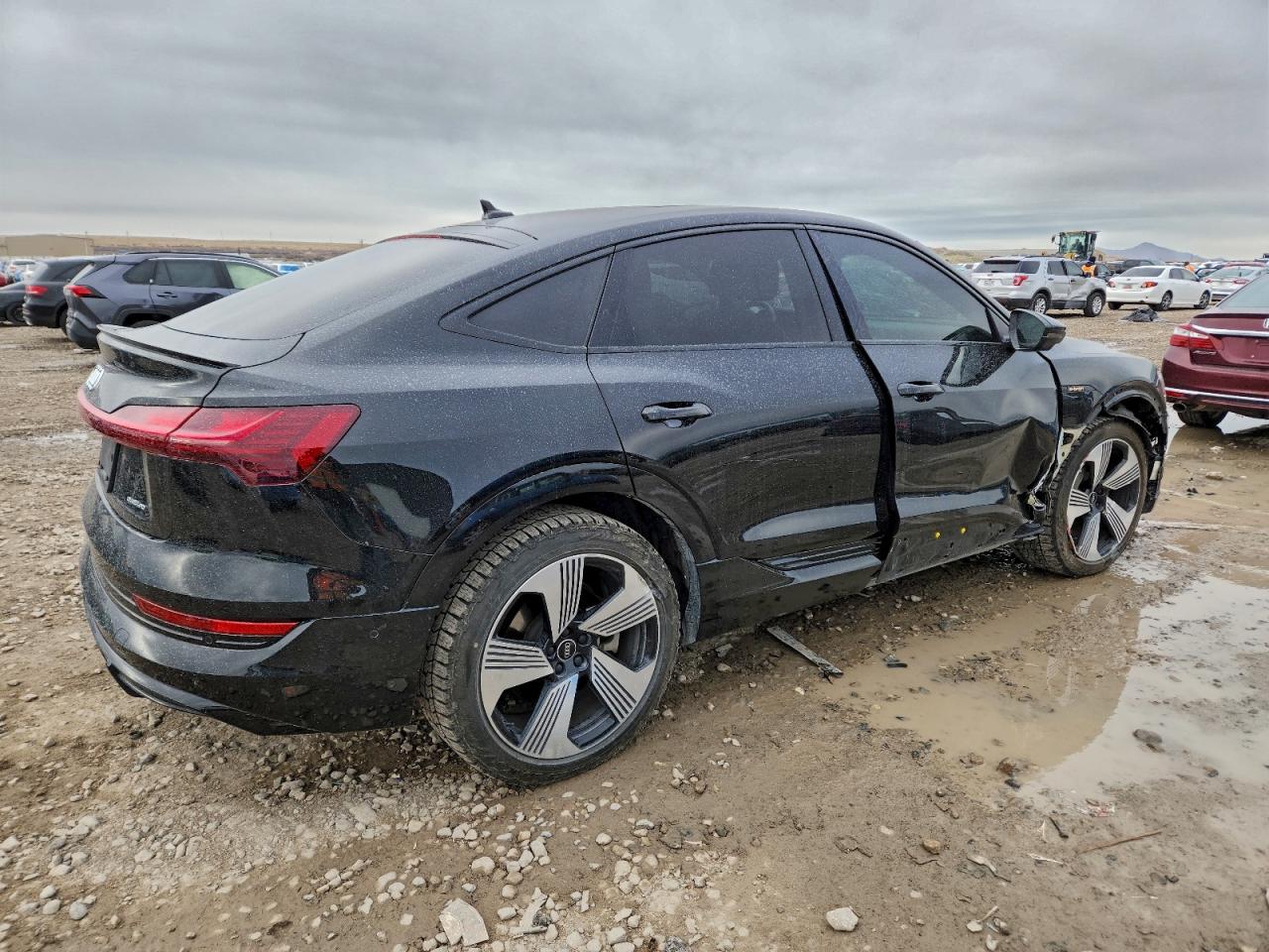 2021 AUDI E-TRON SPORTBACK PRESTIGE photo 3