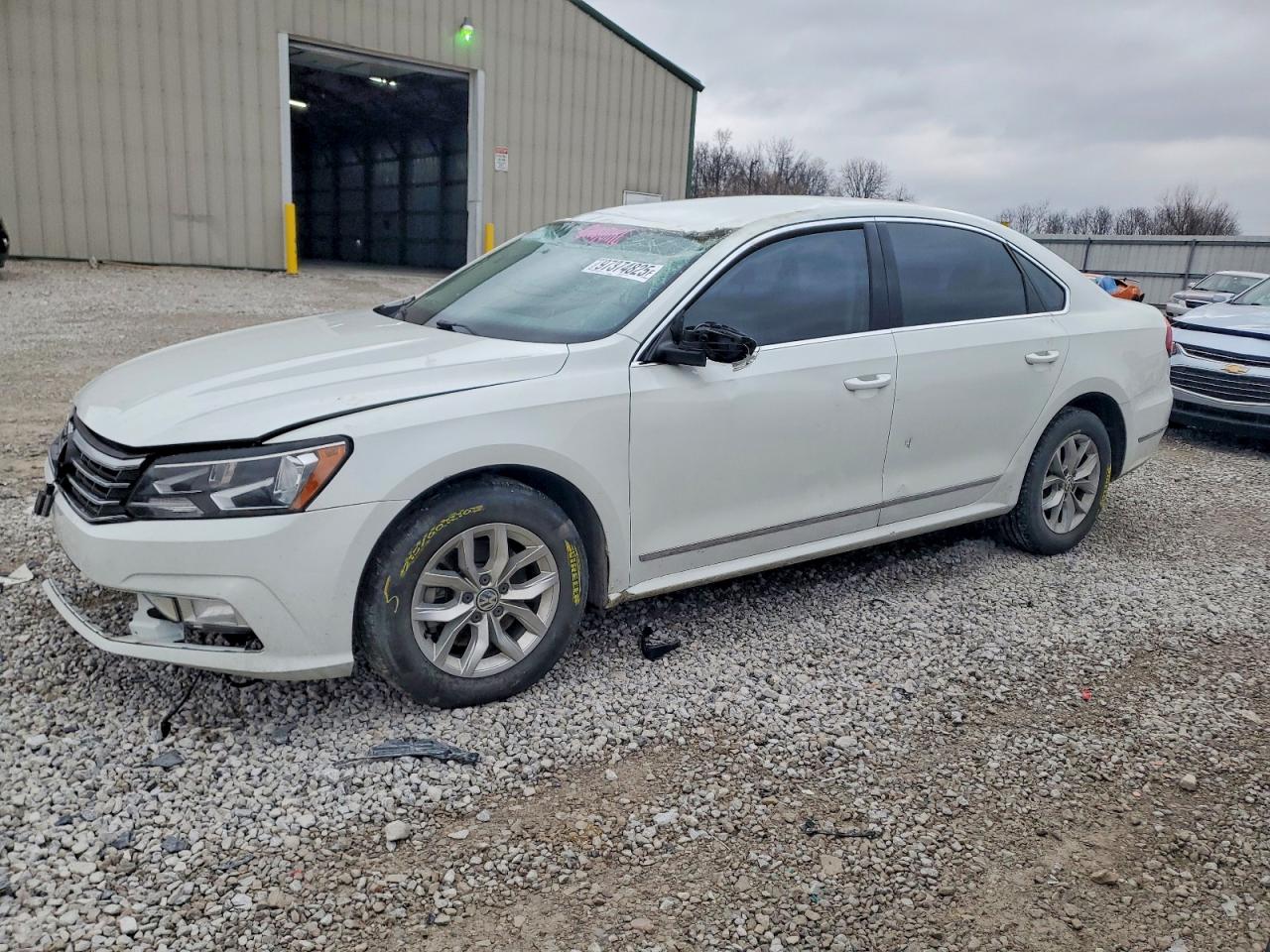 2017 VOLKSWAGEN PASSAT