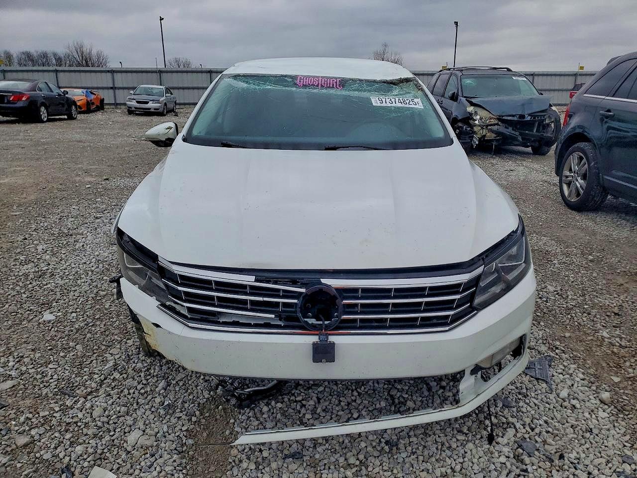 2017 VOLKSWAGEN PASSAT S photo 5