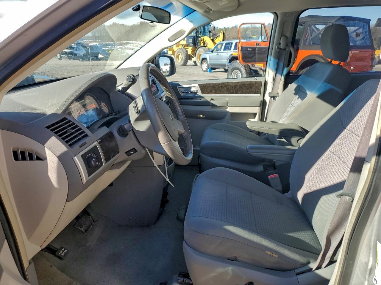 2010 DODGE GRAND CARAVAN SXT photo 13