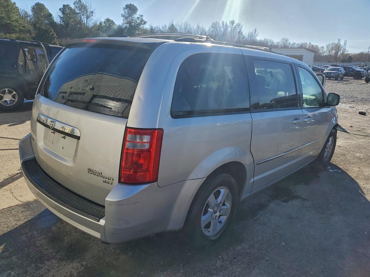 2010 DODGE GRAND CARAVAN SXT photo 5