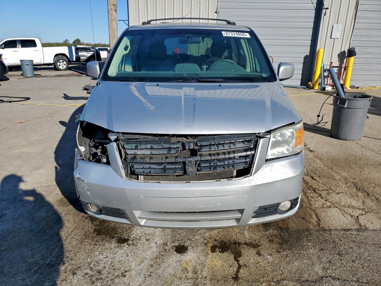 2010 DODGE GRAND CARAVAN SXT photo 9