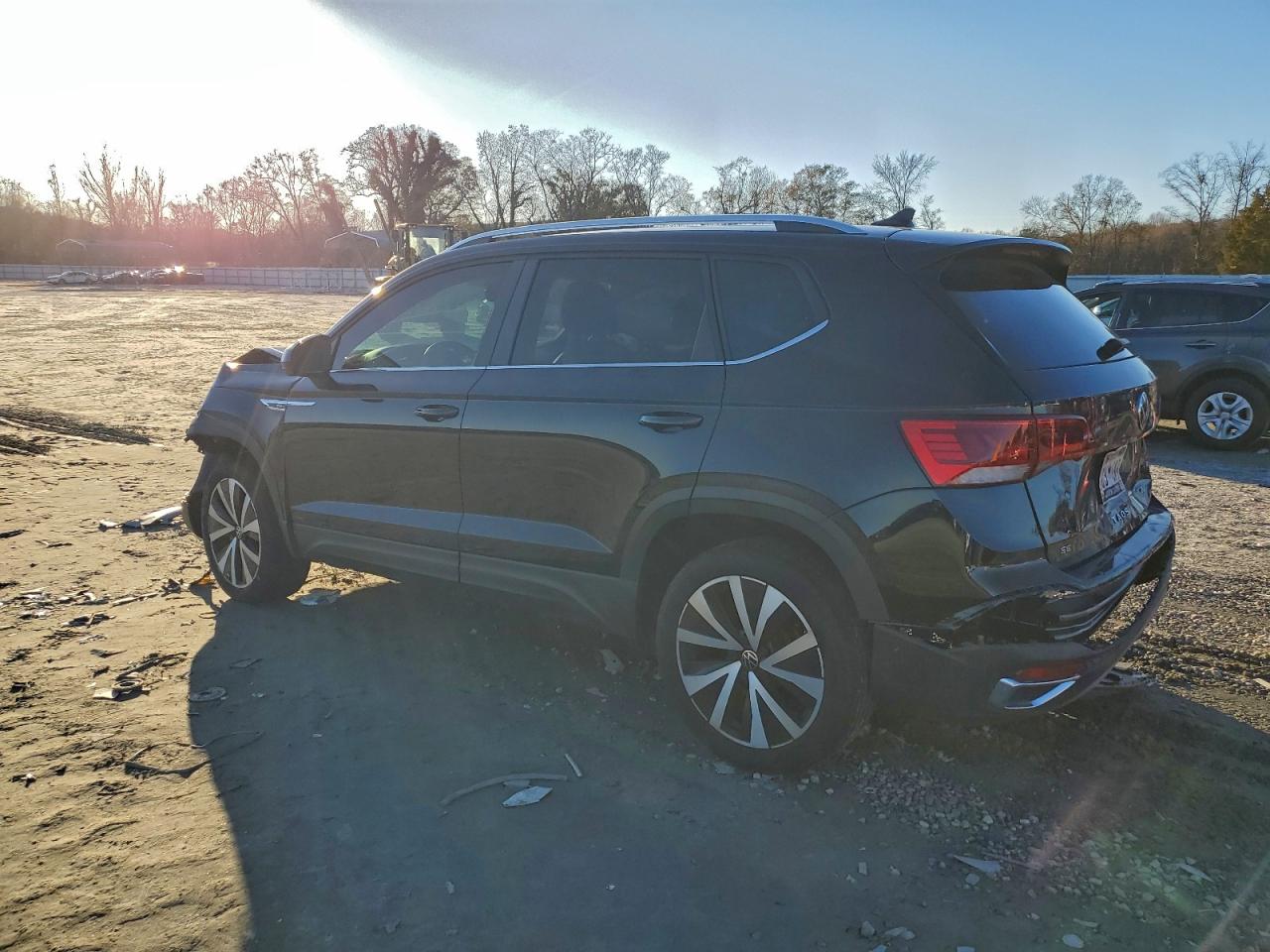 2024 VOLKSWAGEN TAOS SE photo 2