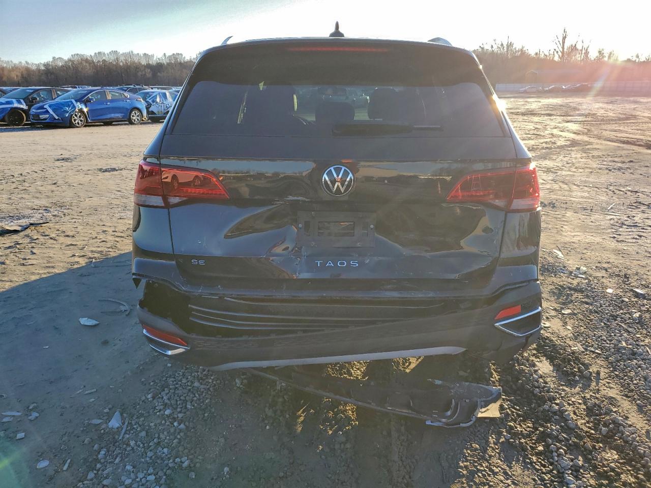 2024 VOLKSWAGEN TAOS SE photo 6