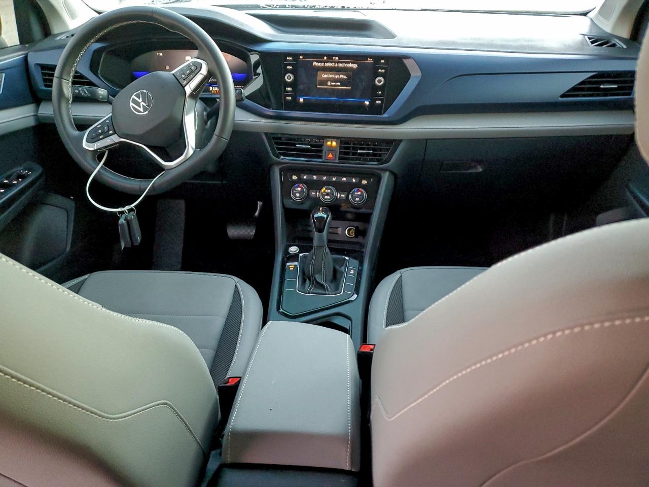2024 VOLKSWAGEN TAOS SE photo 8