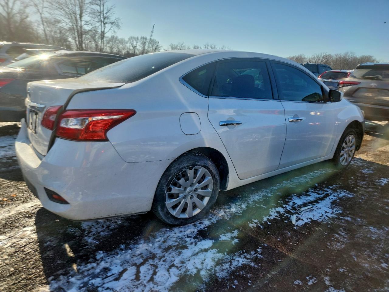 2018 NISSAN SENTRA S photo 3