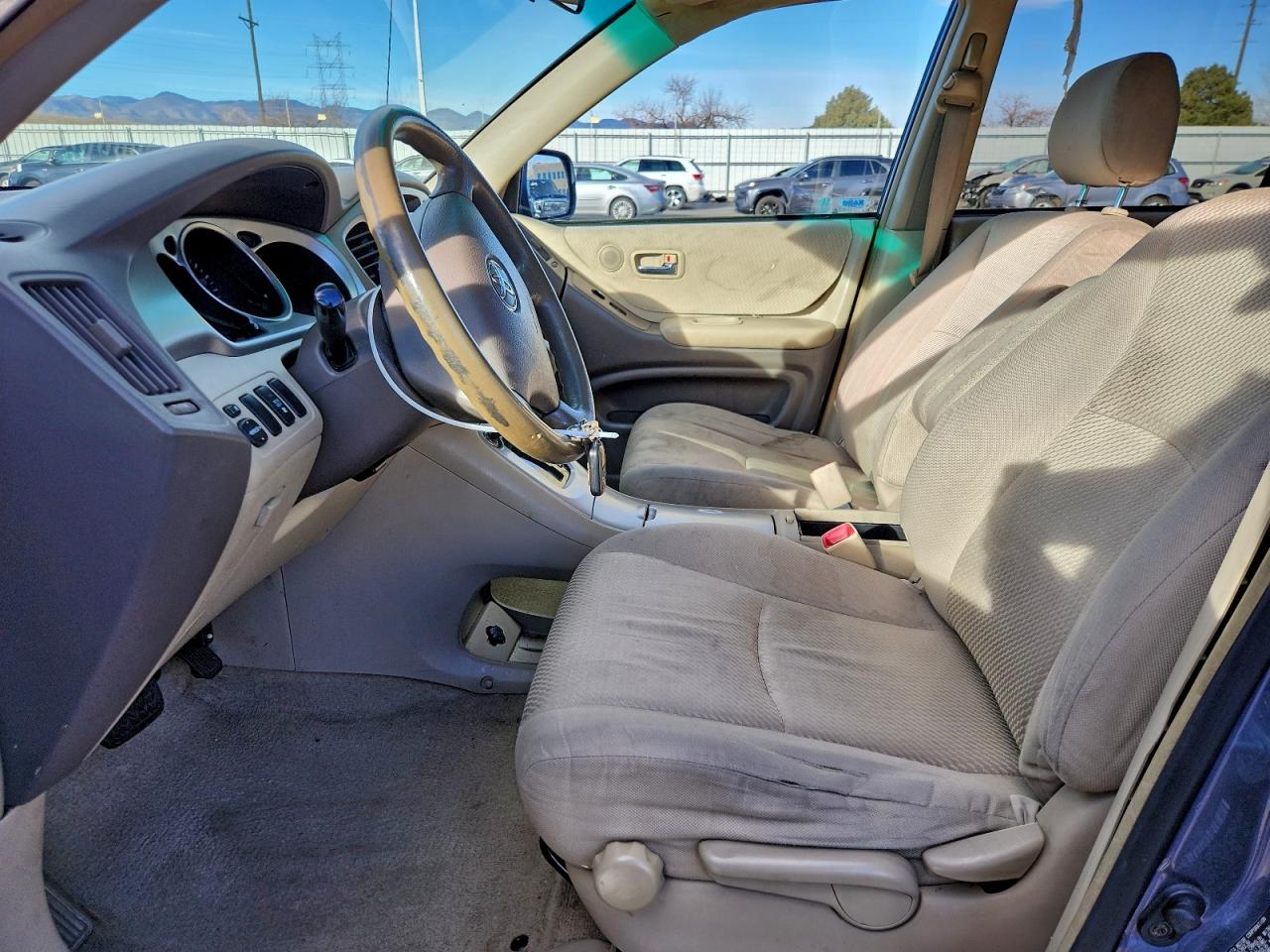 2004 TOYOTA HIGHLANDER BASE photo 7