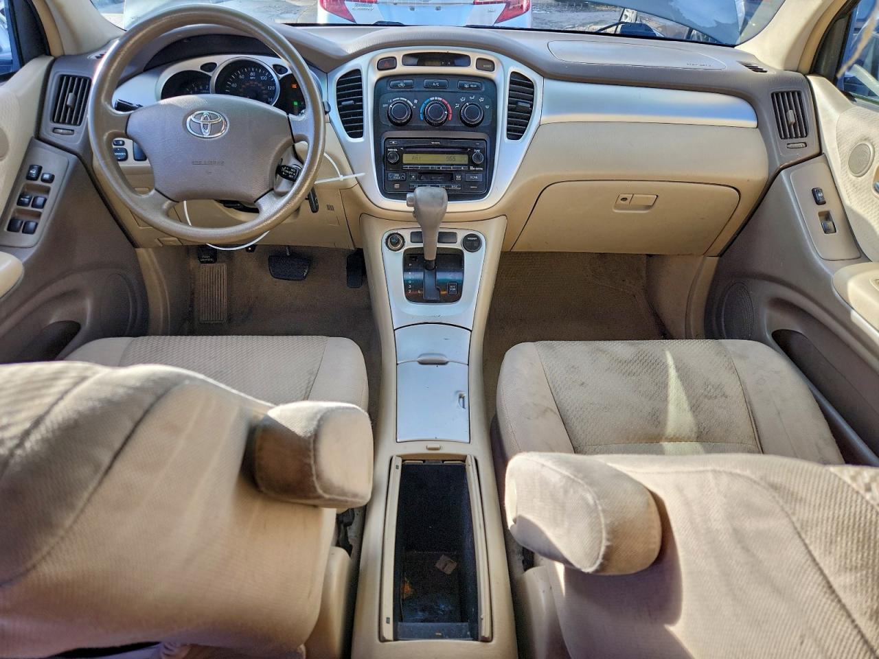 2004 TOYOTA HIGHLANDER BASE photo 8