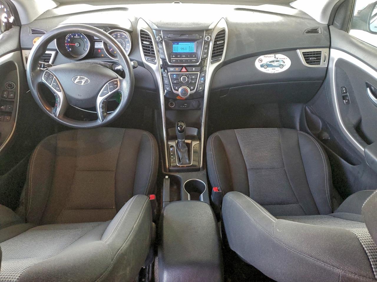 2016 HYUNDAI ELANTRA GT photo 8