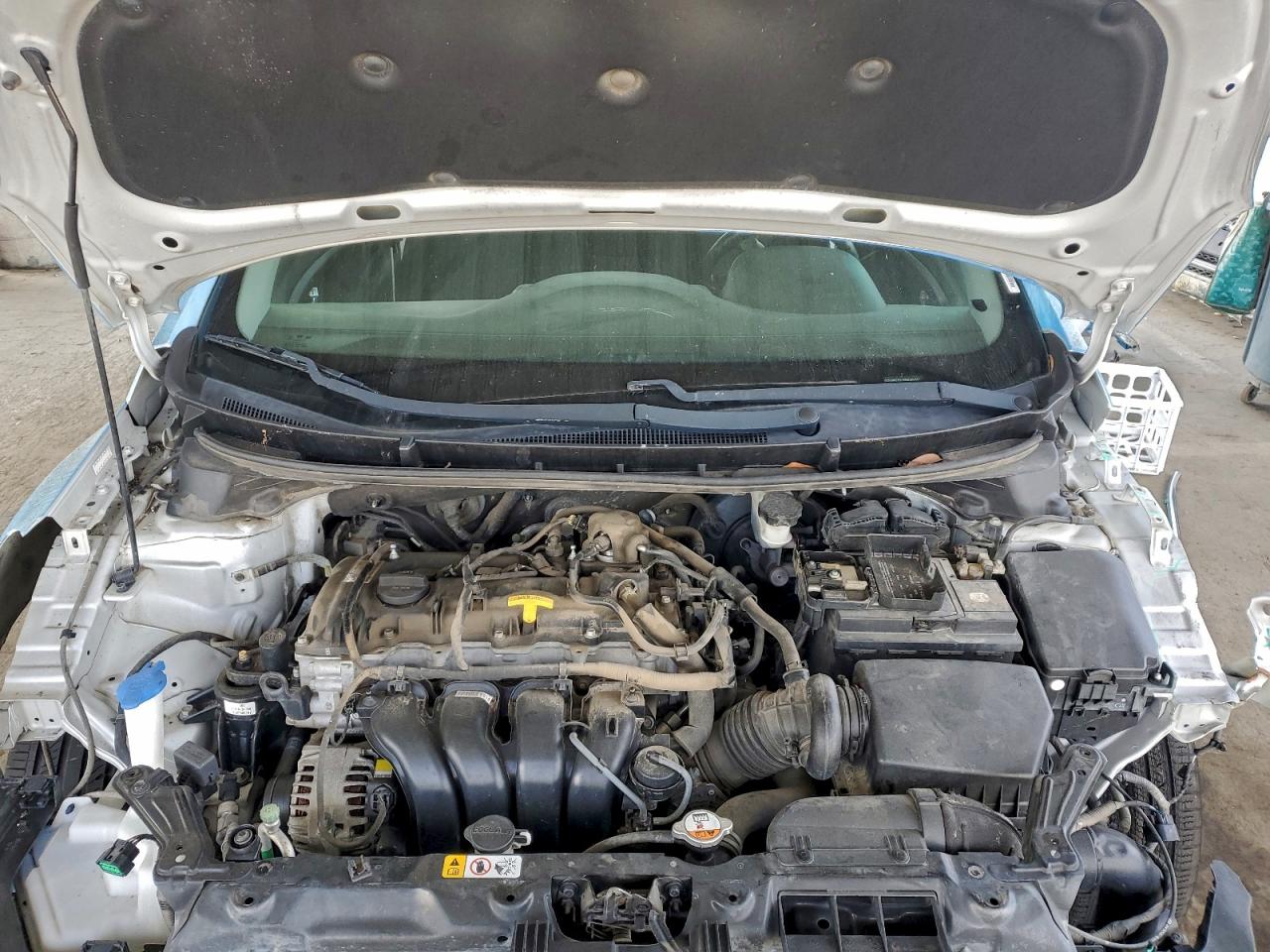 2016 HYUNDAI ELANTRA GT photo 11