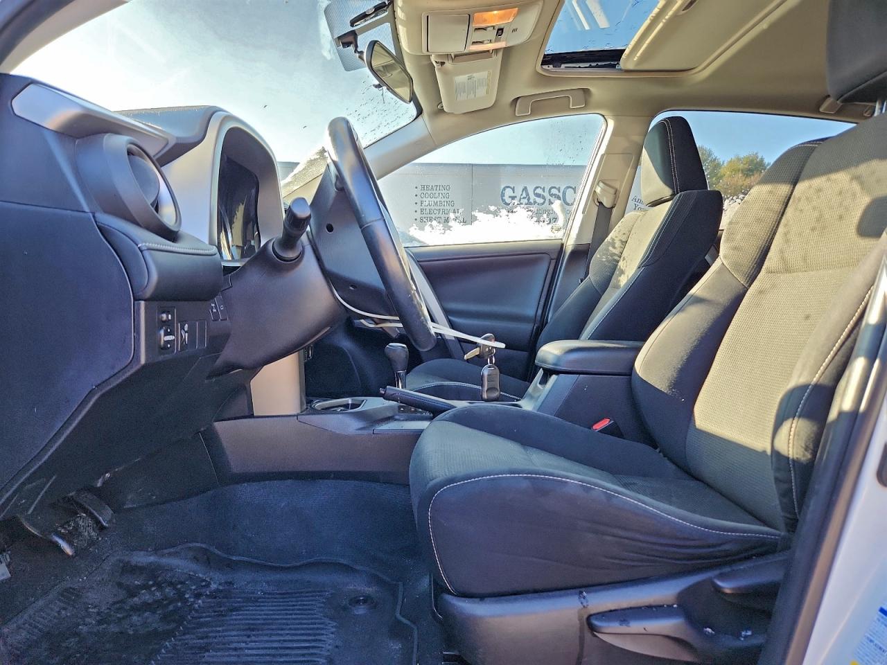 2016 TOYOTA RAV4 XLE photo 7