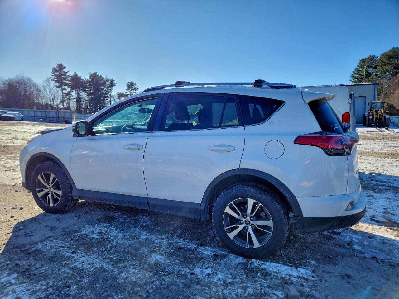 2016 TOYOTA RAV4 XLE photo 2