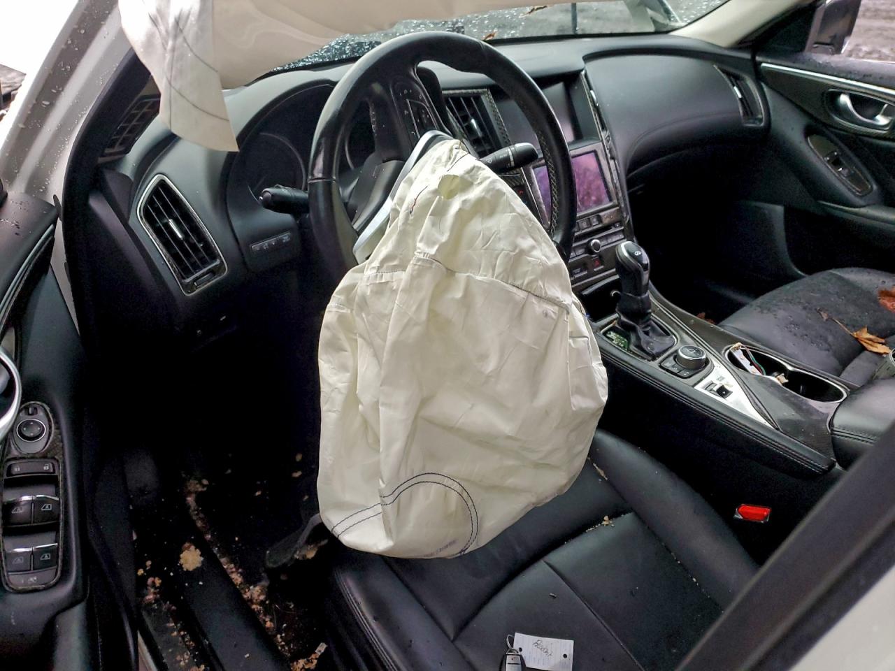 2018 INFINITI Q50 LUXE photo 8