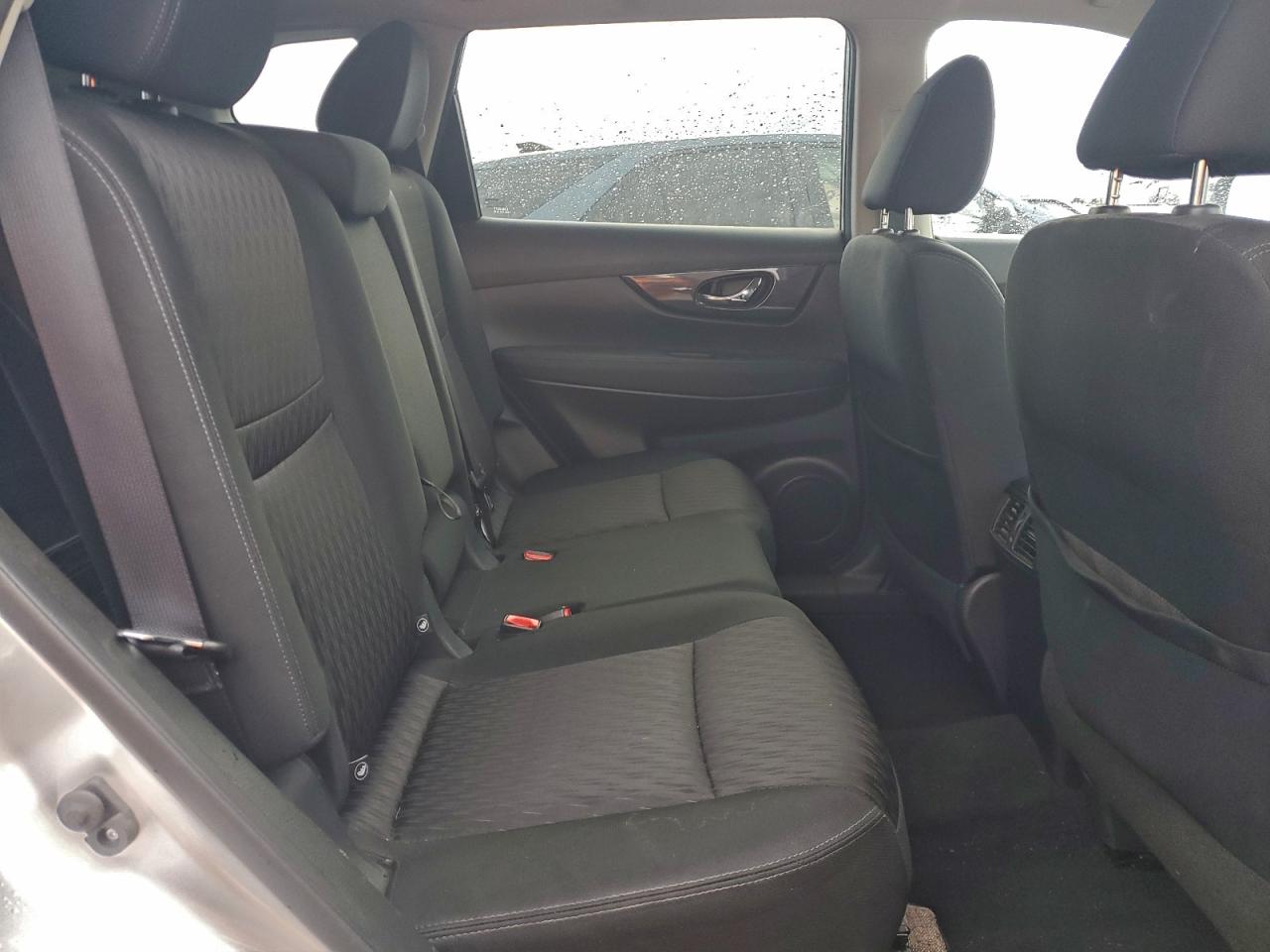 2018 NISSAN ROGUE S photo 11