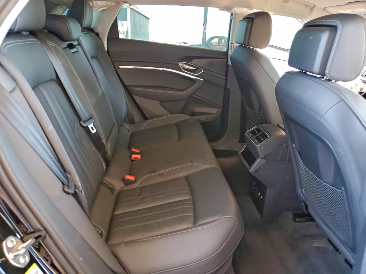2021 AUDI E-TRON PREMIUM photo 11