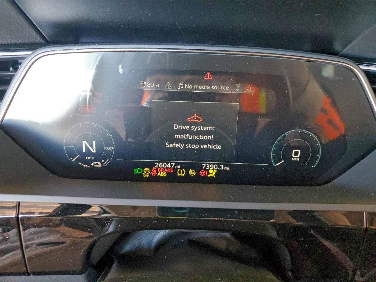 2021 AUDI E-TRON PREMIUM photo 9