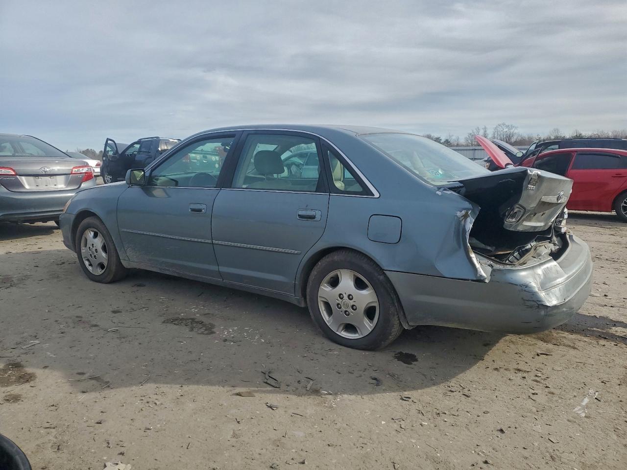 2004 TOYOTA AVALON XL photo 3