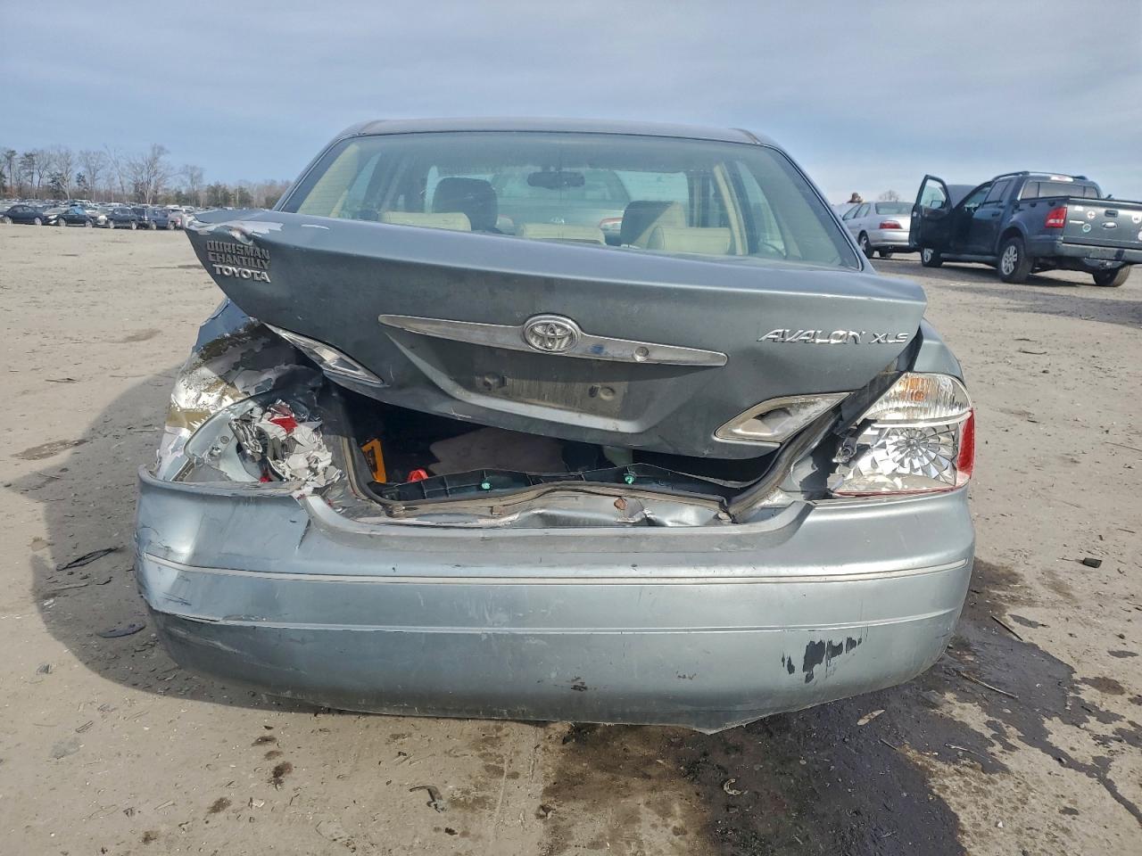 2004 TOYOTA AVALON XL photo 11