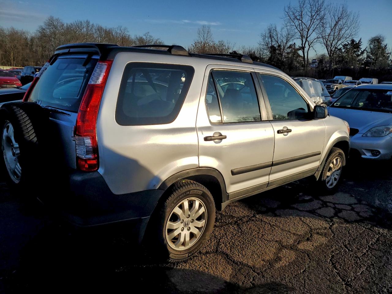 2005 HONDA CR-V LX photo 3
