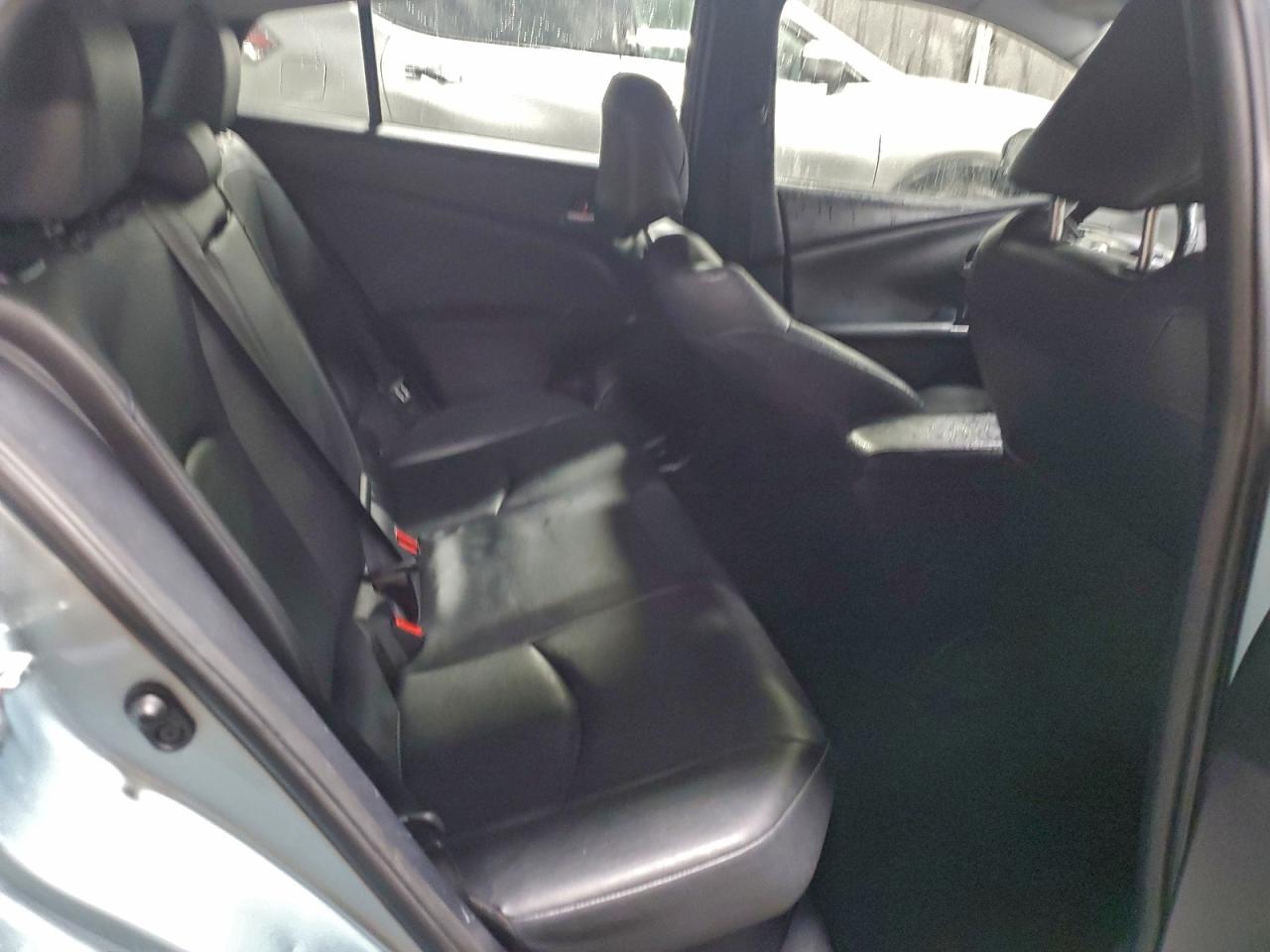 2016 TOYOTA PRIUS photo 10