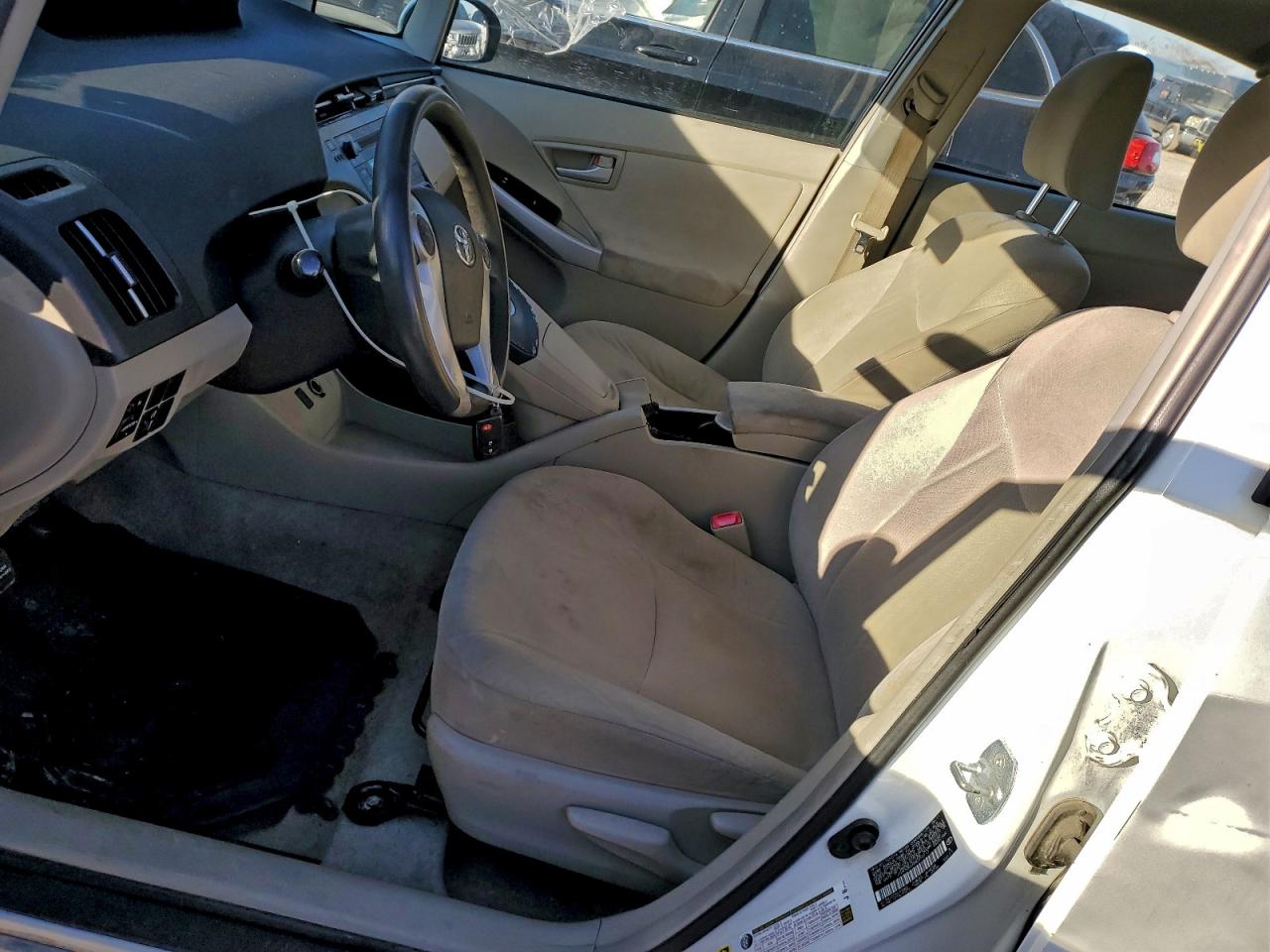 2011 TOYOTA PRIUS photo 19