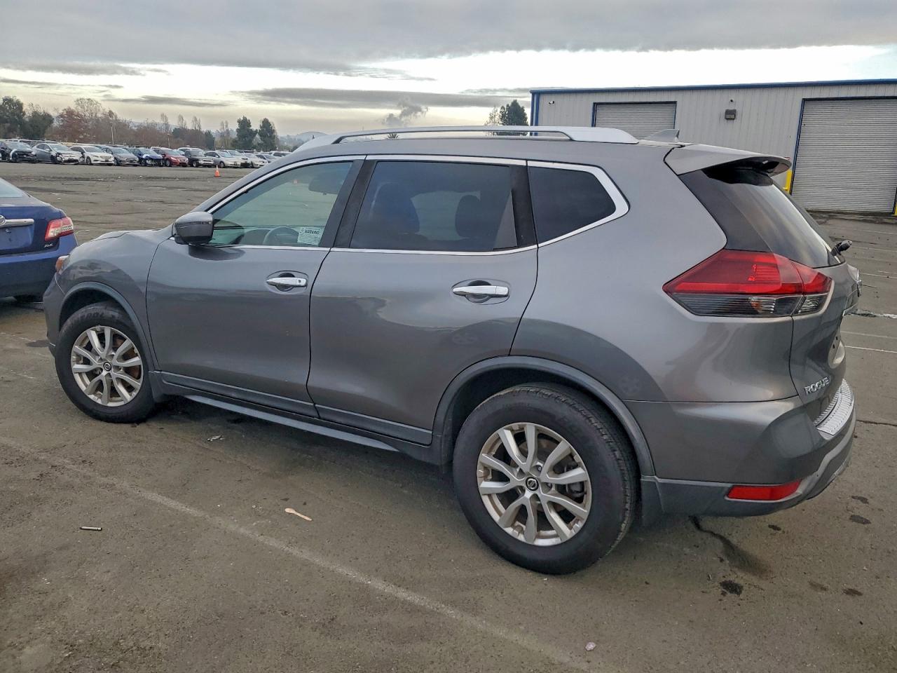2019 NISSAN ROGUE S photo 2