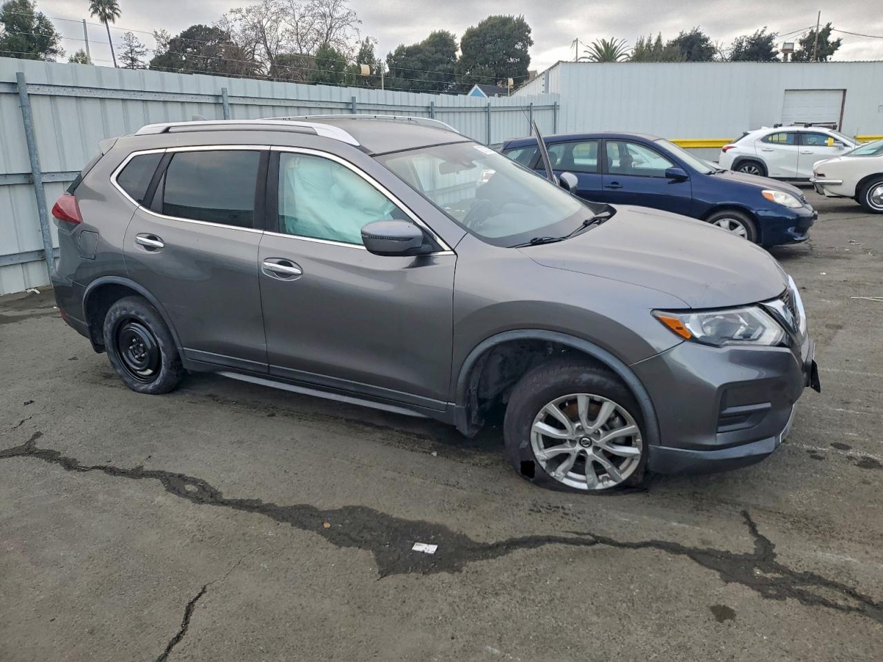 2019 NISSAN ROGUE S photo 4