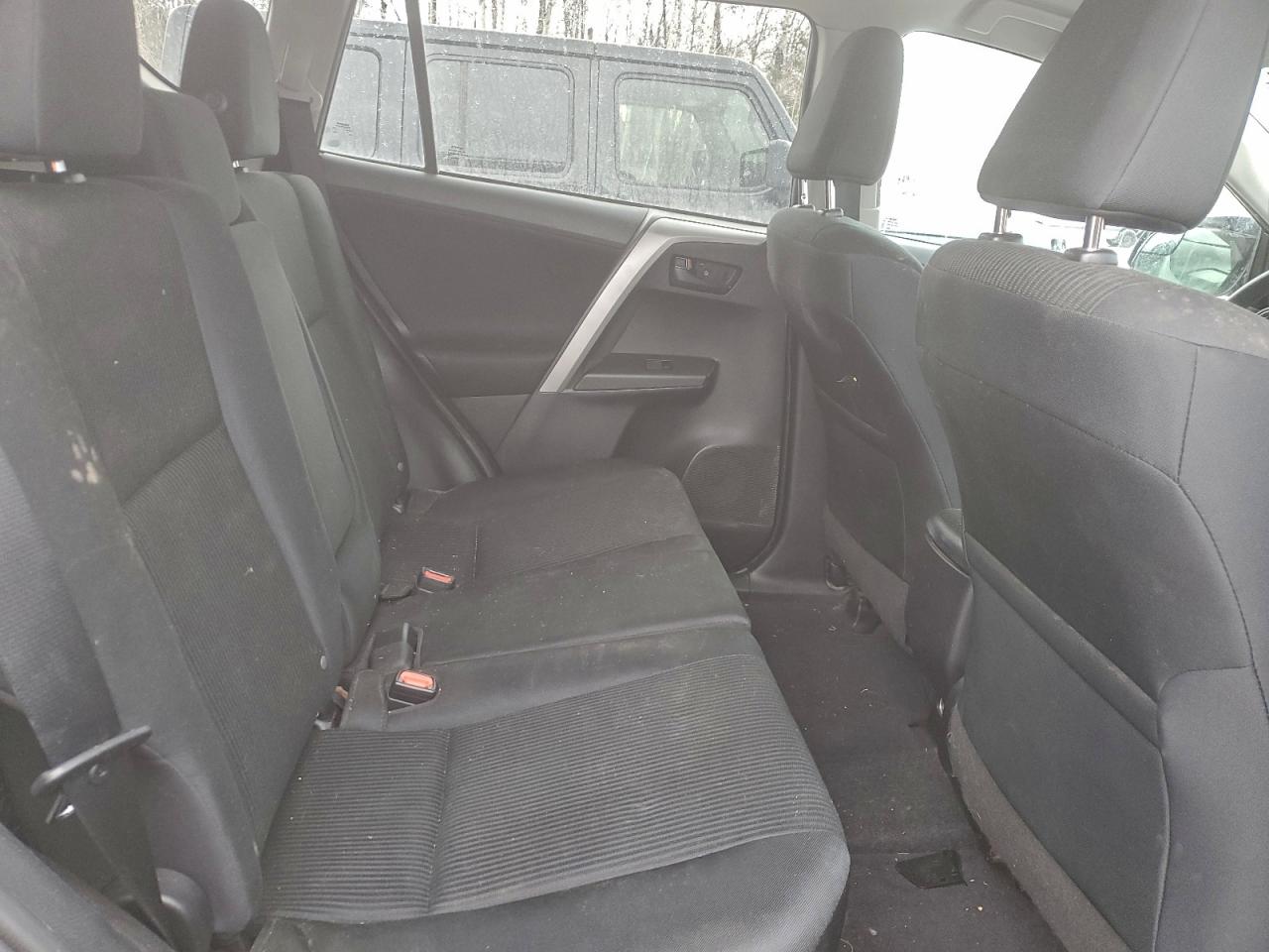 2017 TOYOTA RAV4 LE photo 10