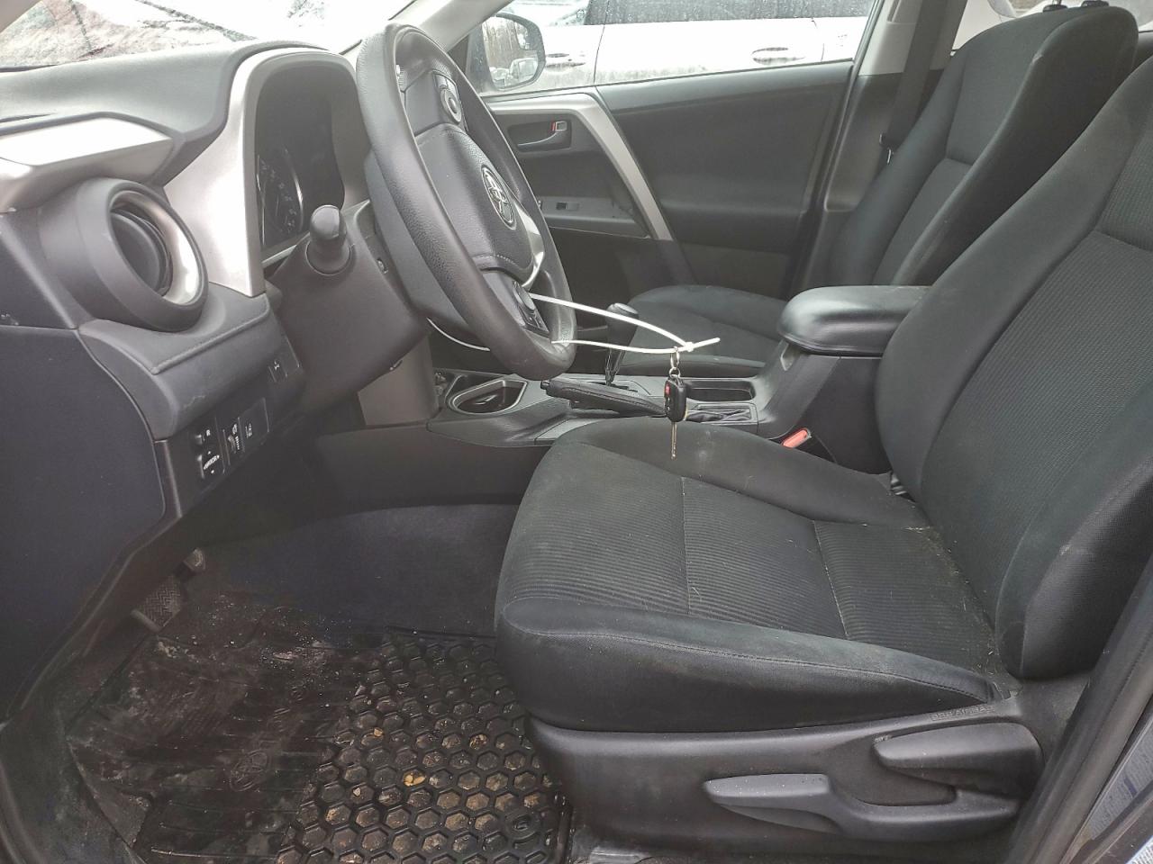2017 TOYOTA RAV4 LE photo 7