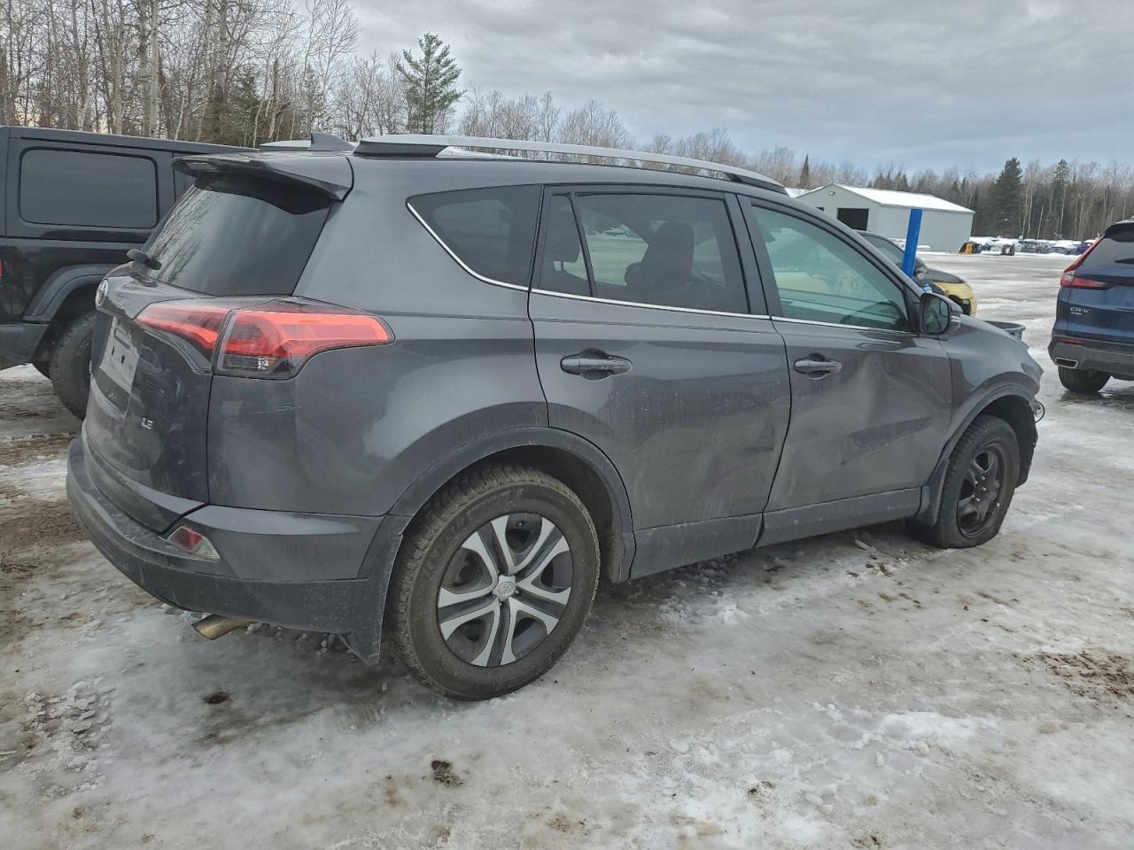 2017 TOYOTA RAV4 LE photo 3