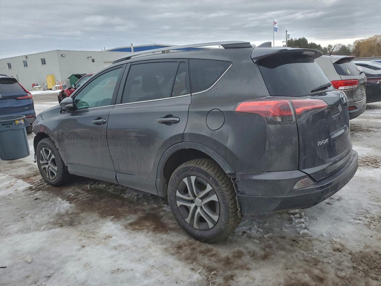 2017 TOYOTA RAV4 LE photo 2