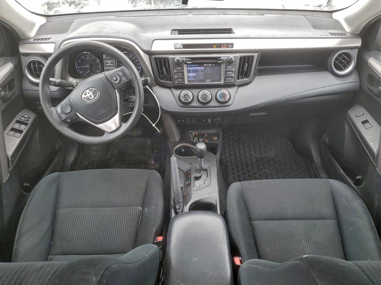 2017 TOYOTA RAV4 LE photo 8