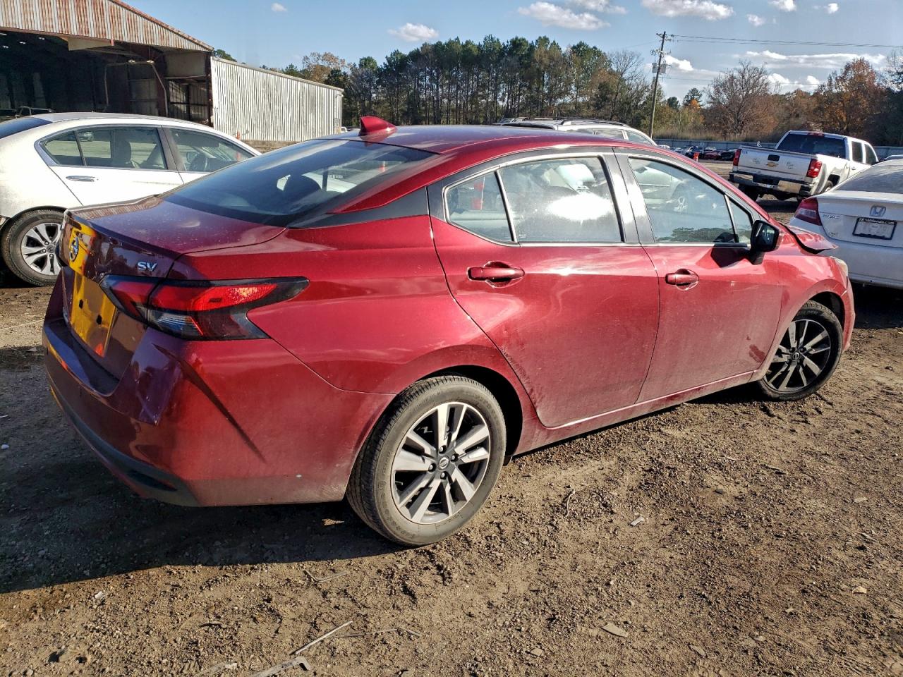 2021 NISSAN VERSA SV photo 3