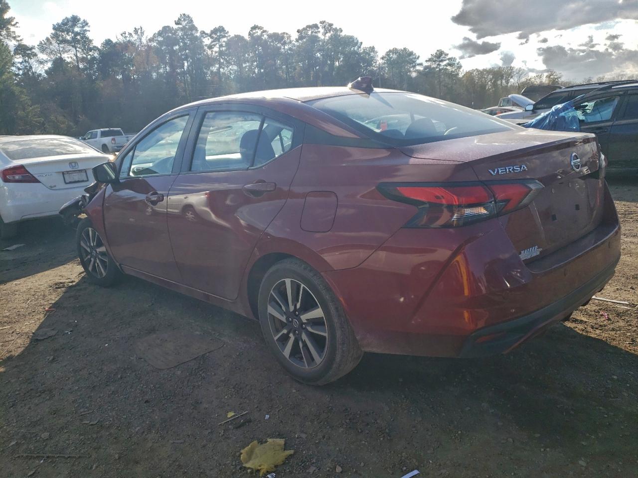 2021 NISSAN VERSA SV photo 2