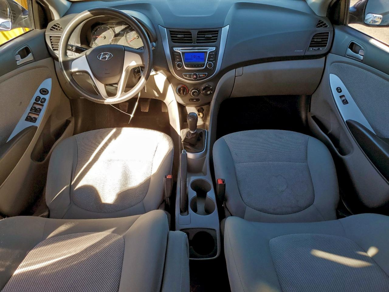 2014 HYUNDAI ACCENT GLS photo 15
