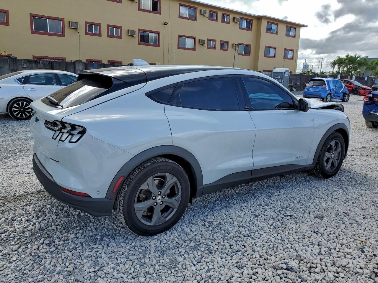 2022 FORD MUSTANG MACH-E SELECT photo 7