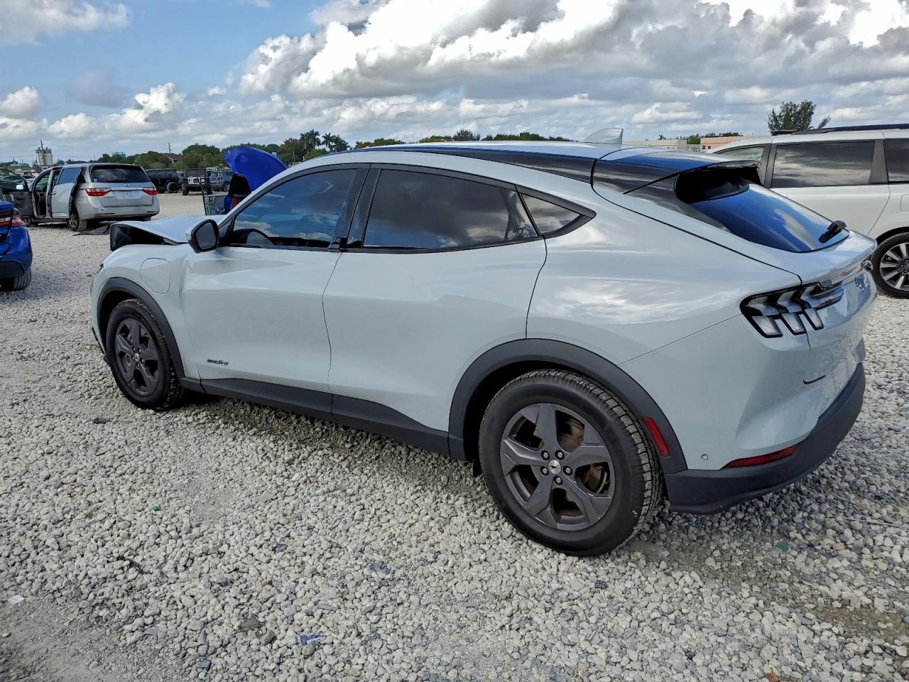 2022 FORD MUSTANG MACH-E SELECT photo 4