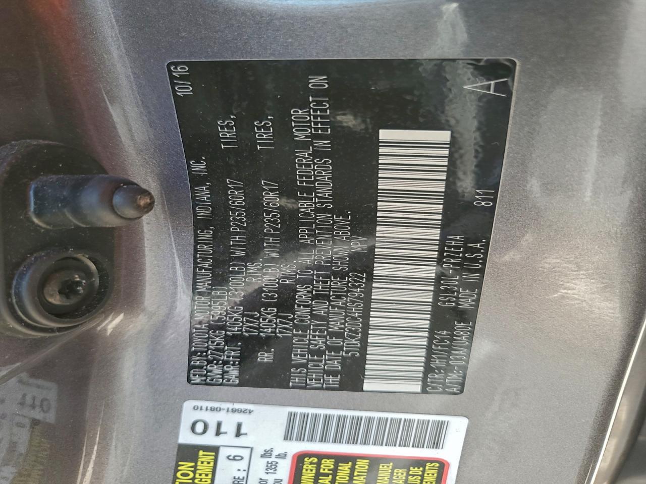 2017 TOYOTA SIENNA LE photo 25