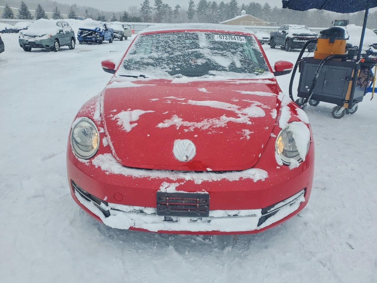 2013 VOLKSWAGEN BEETLE photo 9