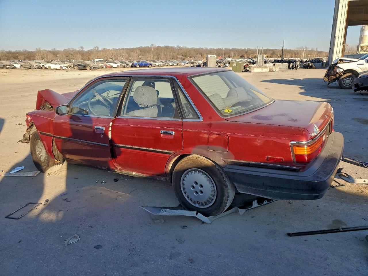 1990 TOYOTA CAMRY DLX photo 2