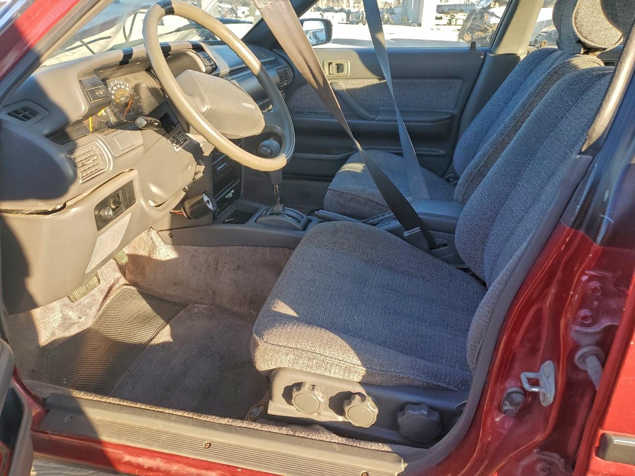 1990 TOYOTA CAMRY DLX photo 7
