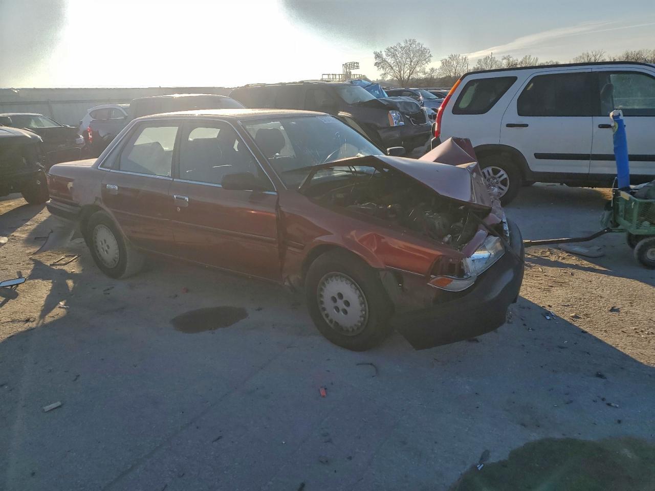 1990 TOYOTA CAMRY DLX photo 4