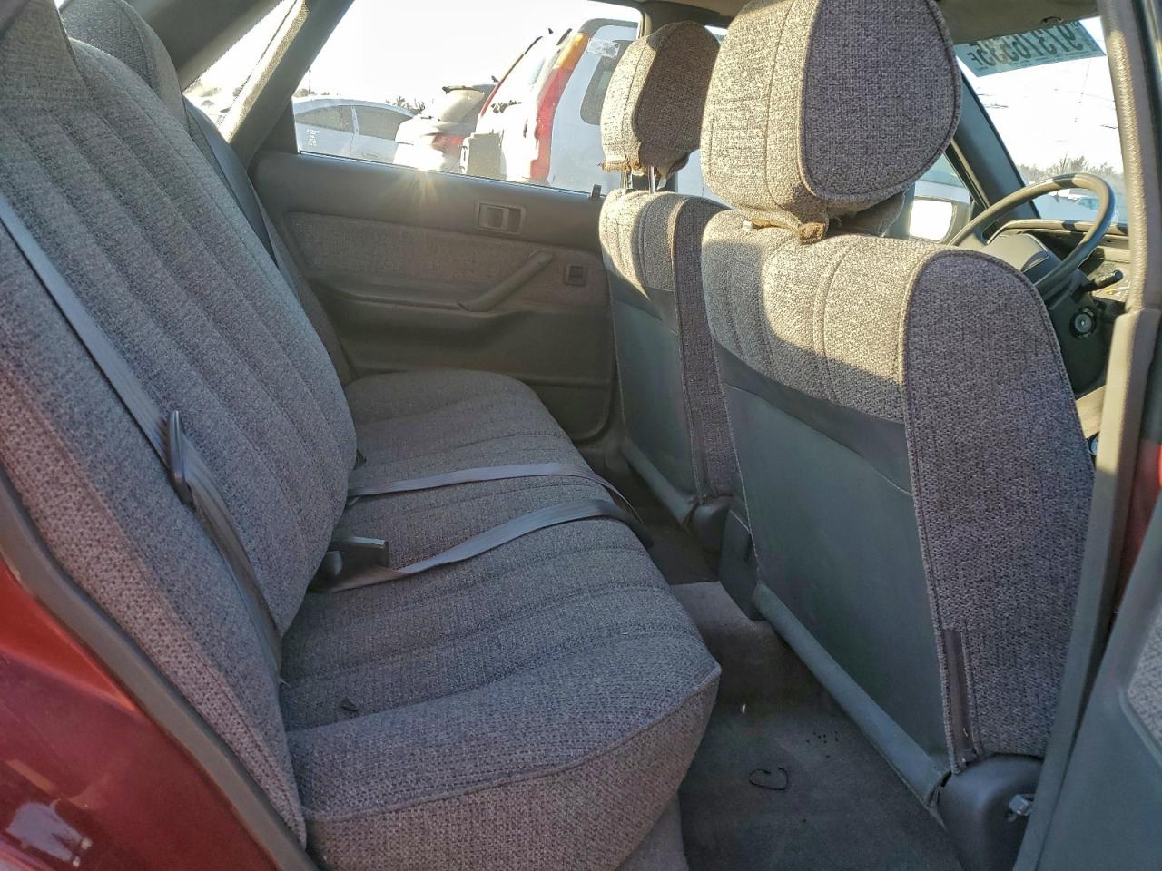 1990 TOYOTA CAMRY DLX photo 10