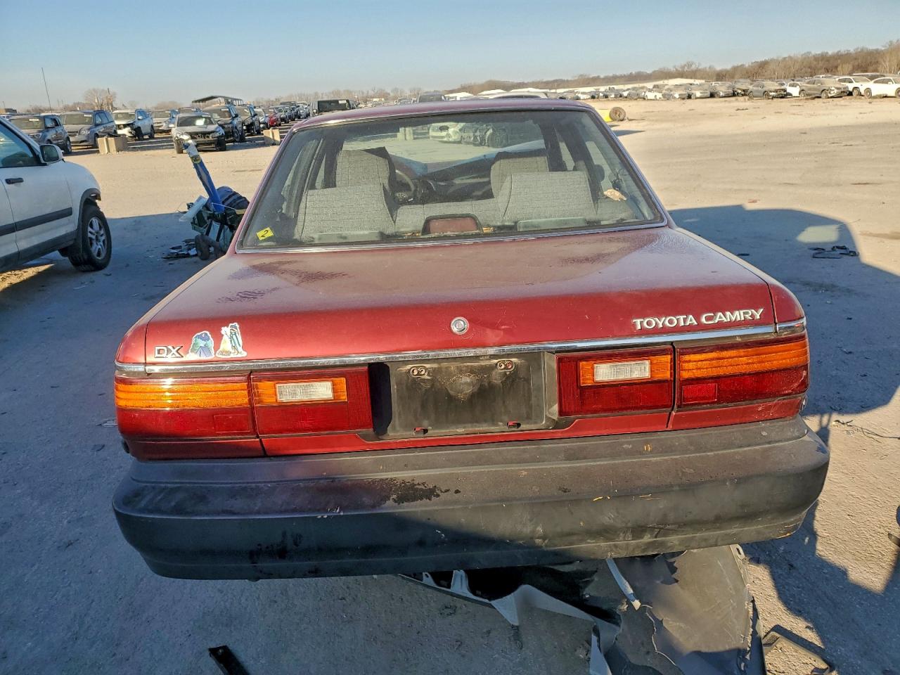 1990 TOYOTA CAMRY DLX photo 6