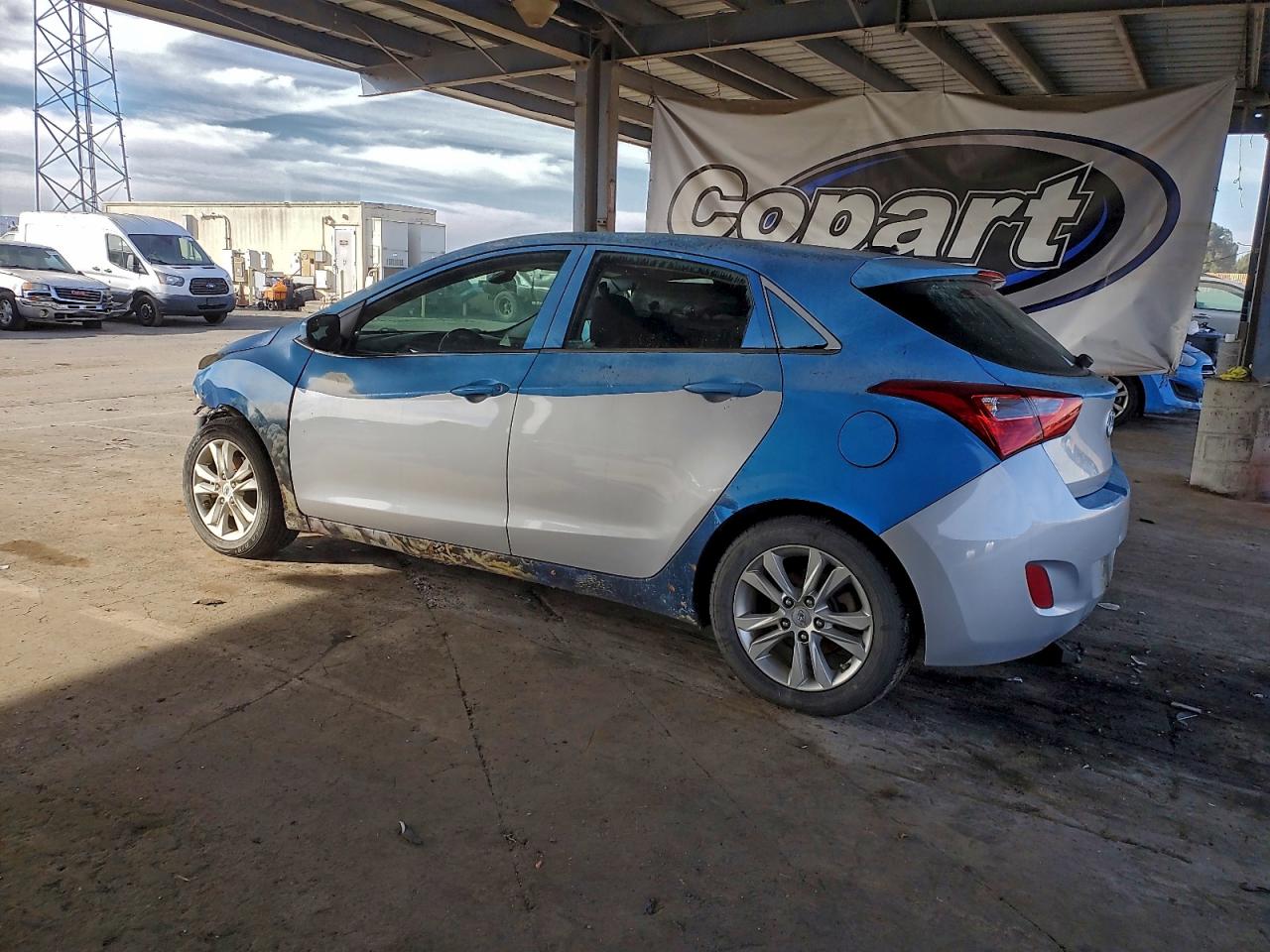 2016 HYUNDAI ELANTRA GT photo 3
