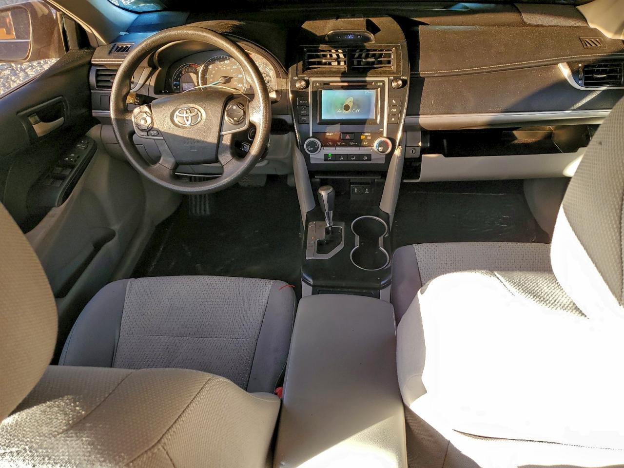 2013 TOYOTA CAMRY L photo 8