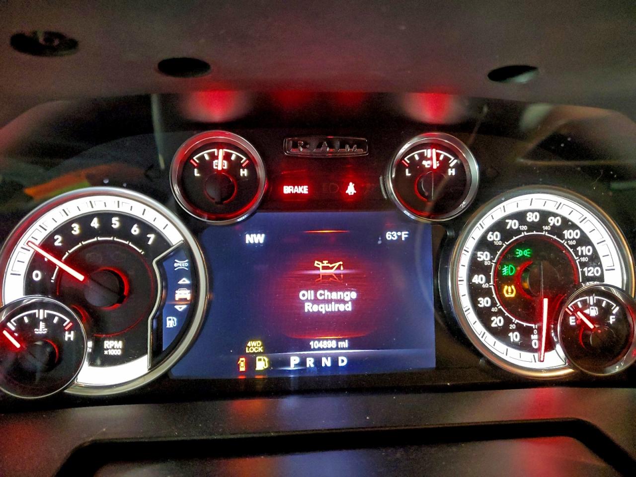 2017 RAM 1500 SLT photo 9