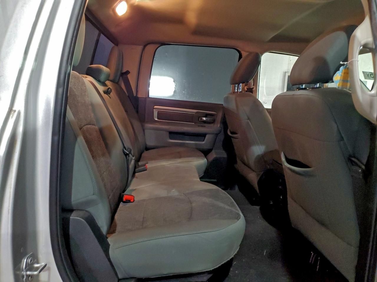 2017 RAM 1500 SLT photo 10